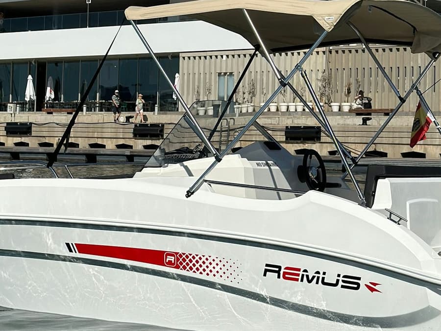 Unlicensed Boat