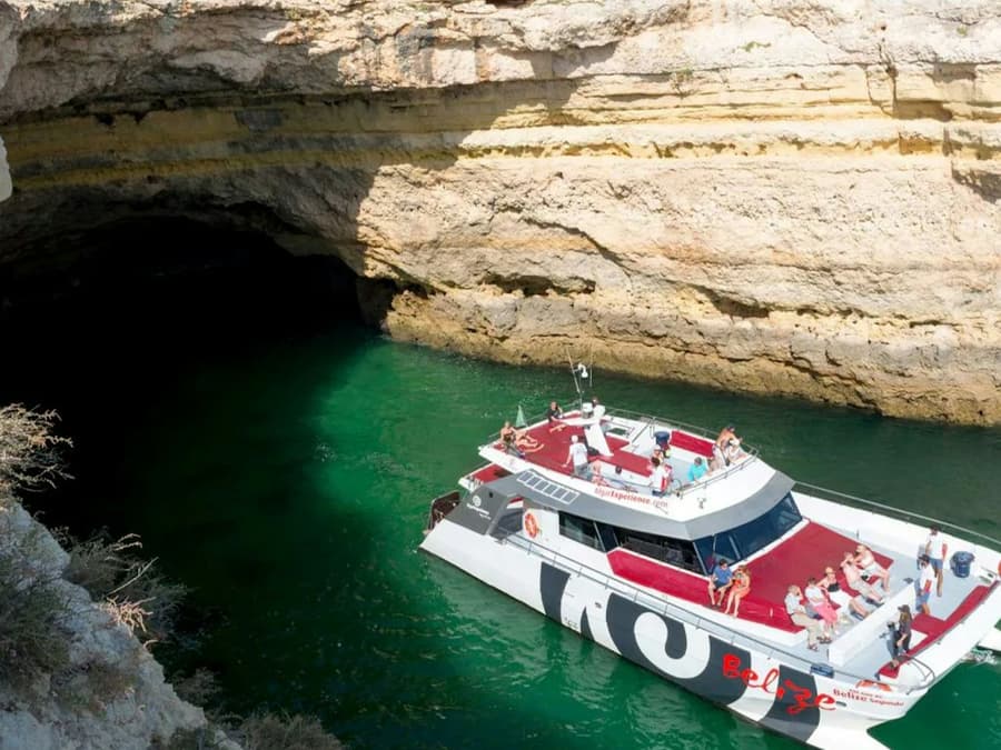 Benagil & Coastline: Catamaran Cruise Tour from Albufeira