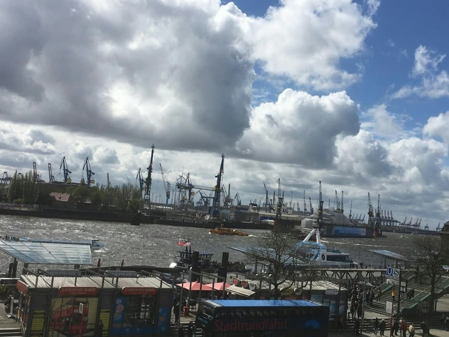 Hamburg: Private Guided Walking Tour