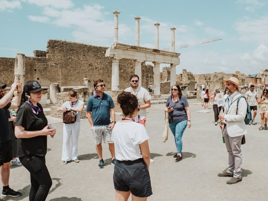 Pompeii & Herculaneum: Fast Track Ticket + Guided Tour + Roundtrip from Naples