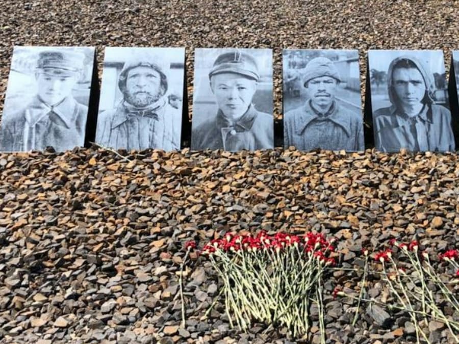 Sachsenhausen: Small Group Tour + Transport from Berlin