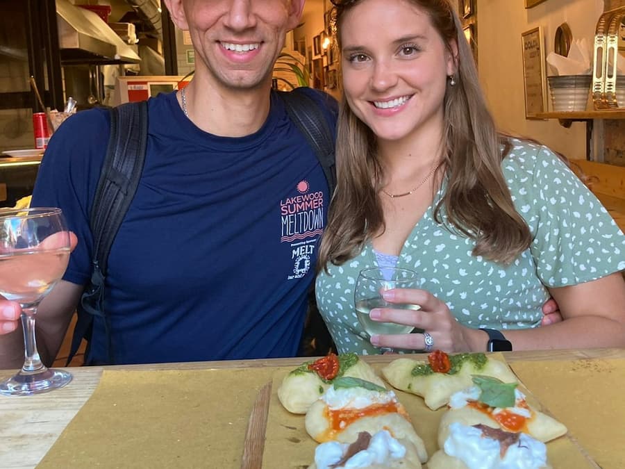 Rome: Sunset Pizza & Drinks Tour by the Colosseum