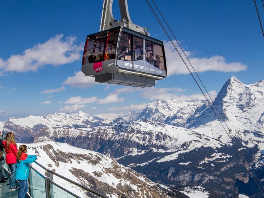 Cable Car Roundtrip to Schilthorn