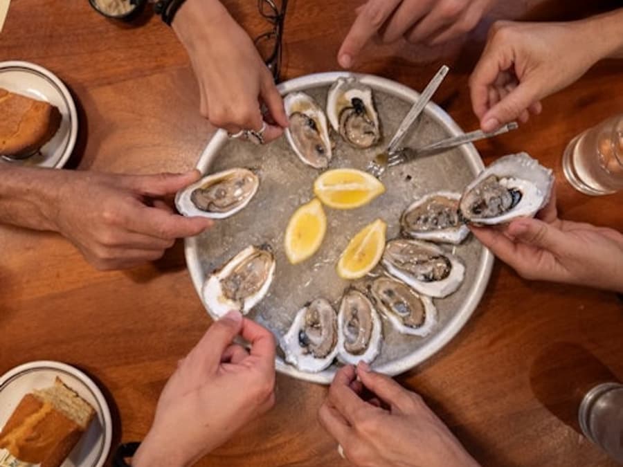 Boston: Seaport District Guided Seafood Tour + Tastings