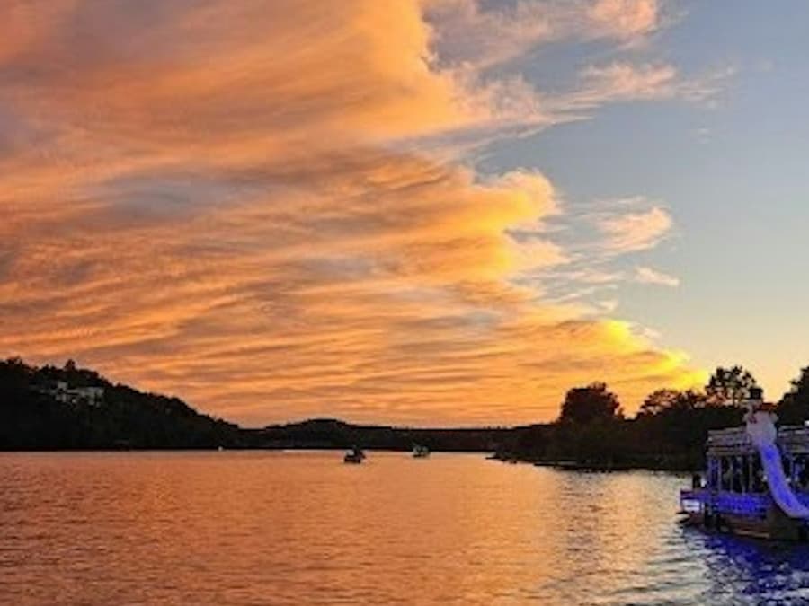 Lake Austin: Sunset Boat Cruise - Scenic Tour