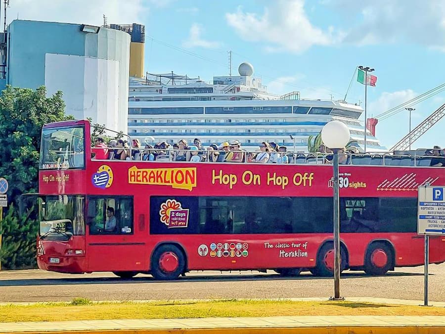 Sights of Athens: Heraklion Hop-on Hop-off Bus Tour