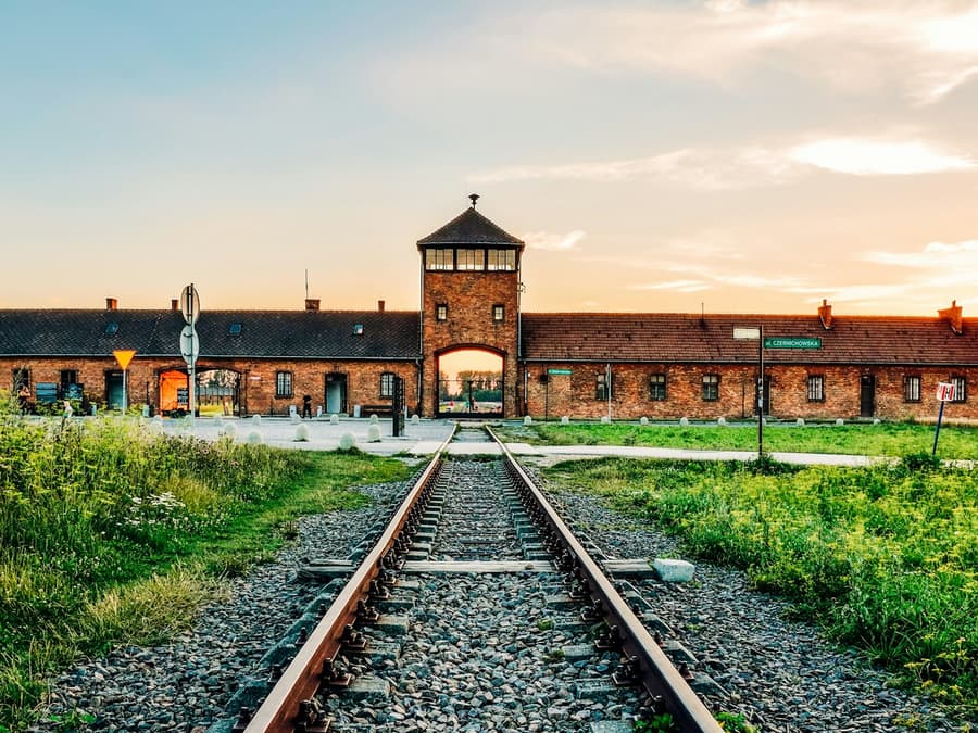 Auschwitz-Birkenau & Schindler's Factory: Tour from Krakow
