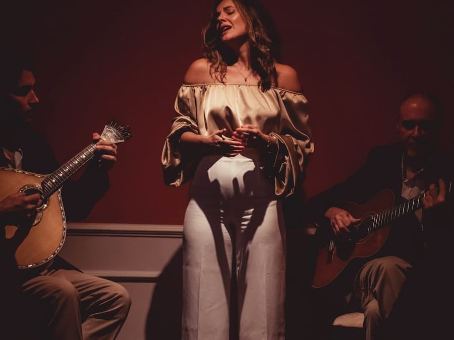Lisbon: Fado Show at Lisboa em Fado + Port Wine