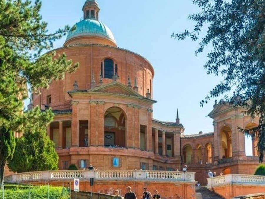 San Luca Express and Local Tasting
