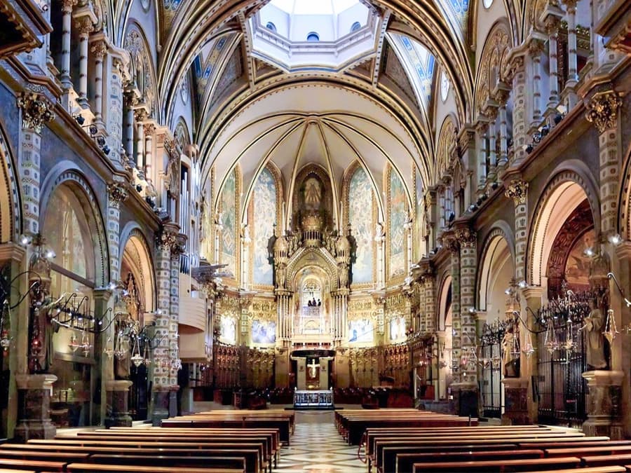 From Barcelona: Montserrat Day Trip & Guided Tour + Black Madonna Access
