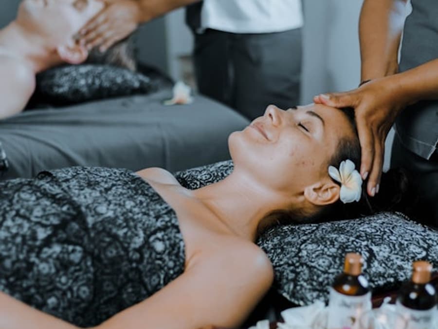 Petit-déjeuner flottant à Ubud, balançoire dans la jungle & spa : tournée romantique avec transferts