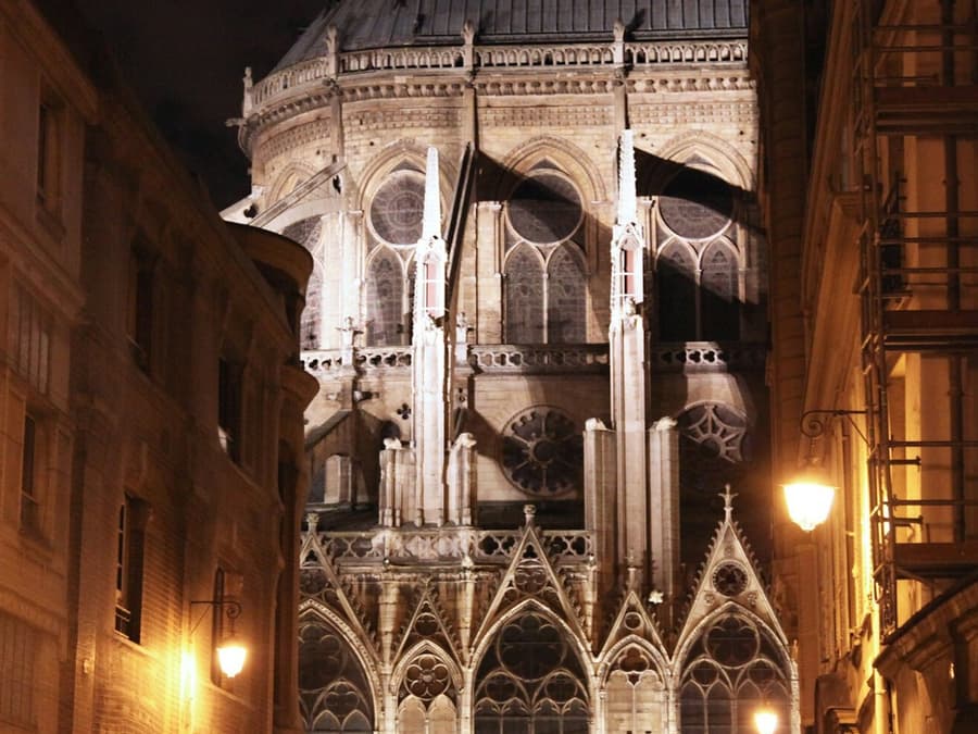 Dark Heart of Paris: Ghost and Mystery Walking Tour by Night