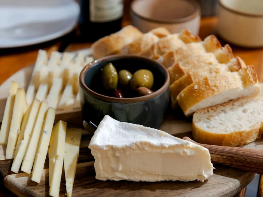 Seattle: Wine, Bread, Cheese & Chocolate Tour