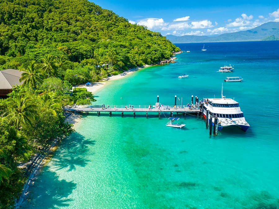 From Cairns: Fitzroy Island Round Trip Ferry Transfers
