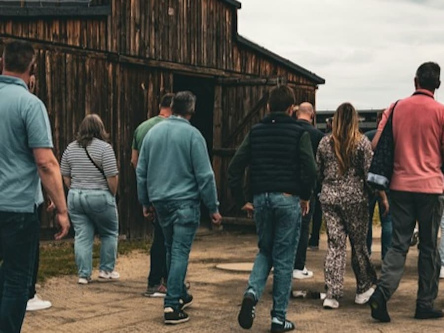 Auschwitz-Birkenau: Day Trip from Kraków with Dutch-Language Guided Tour