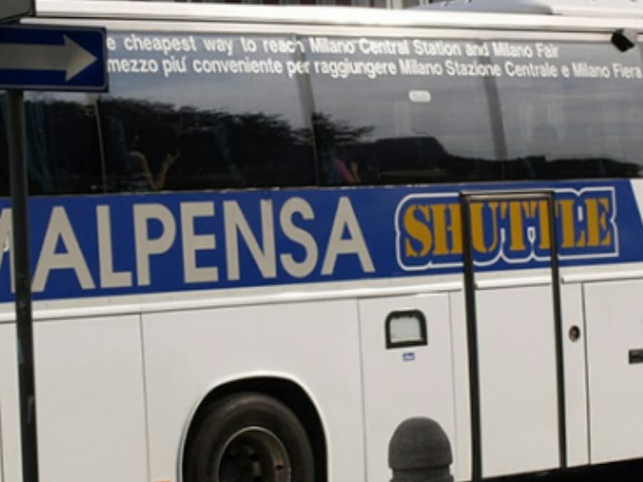 Milan: Shuttle Transfer to Malpensa Airport from Milano Centrale