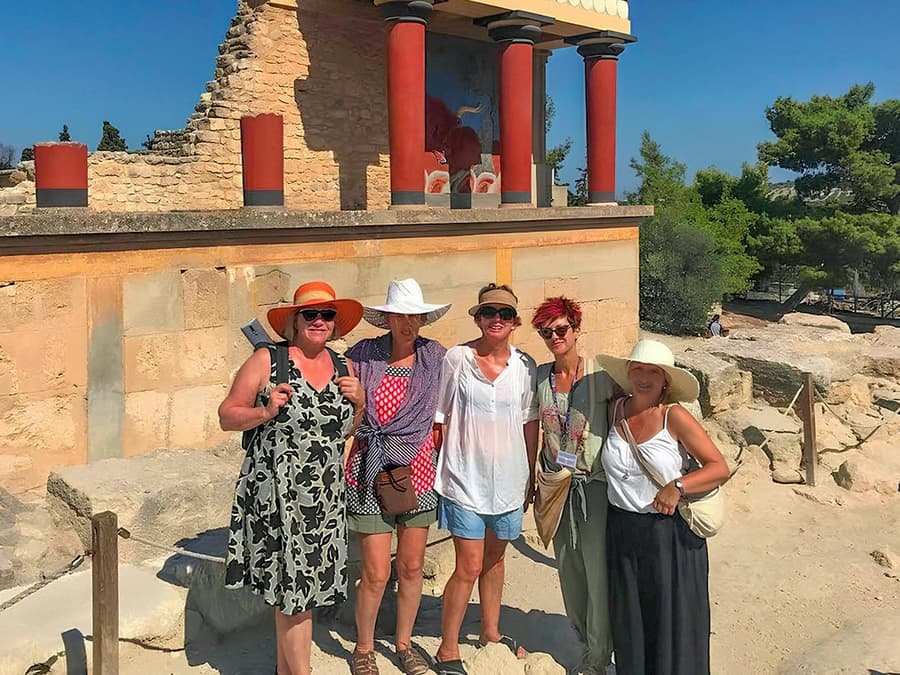 Knossos Palace Small Group Guided Tour with Entry Tickets