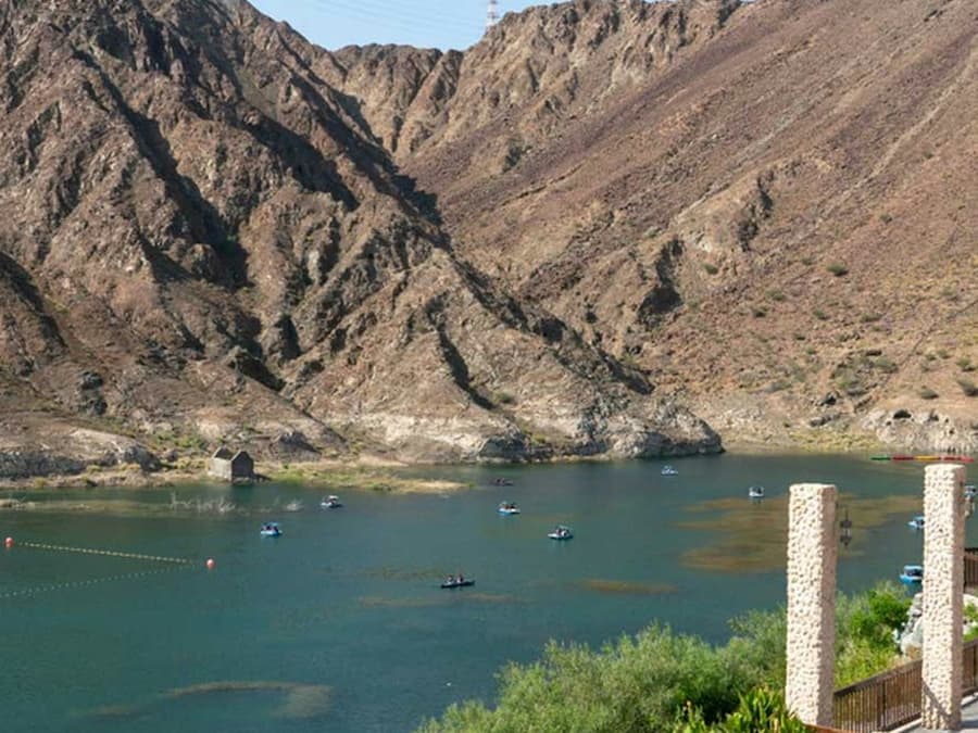 Khorfakkan City Tour and Waterfall Visit by a Luxury 4x4 Vehicle
