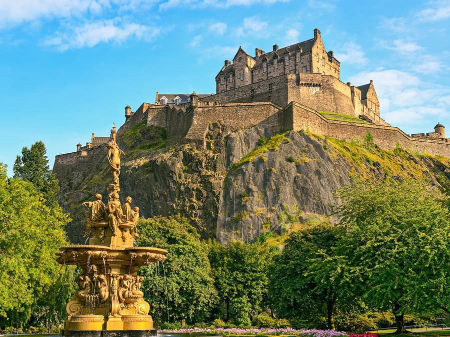 Edinburgh: Royal Attractions Tickets + 48-Hour Hop-On Hop-Off Bus Tour