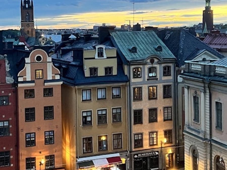Stockholm: Old Town Guided Walking Tour + Souvenir Poster