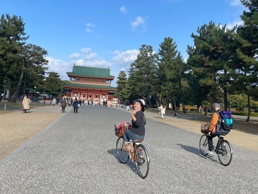Kyoto Guided Bike Tour with Japanese Lunch and UNESCO Zen Temple Visits