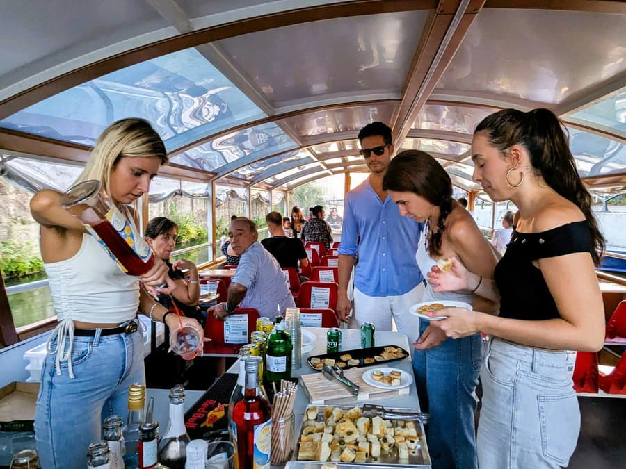 Milan Navigli Boat Cruise with Aperitif