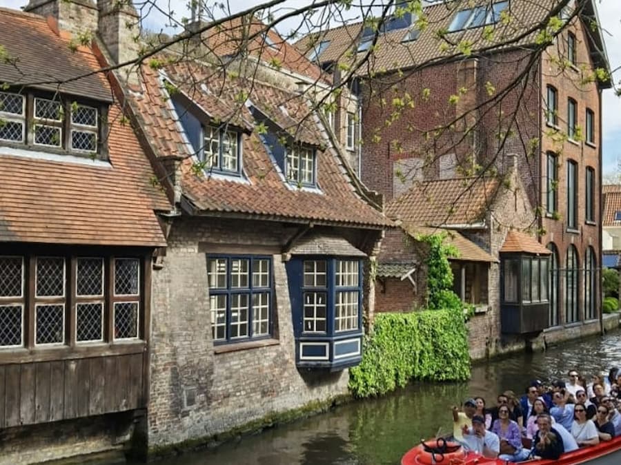 Bruges and Ghent: Historical Guided Day Trip from Brussels