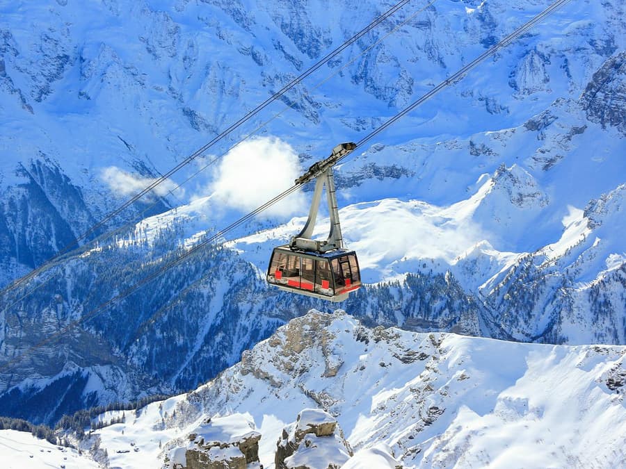 Round-Trip Cable Car Tickets to Schilthorn from Mürren or Stechelberg
