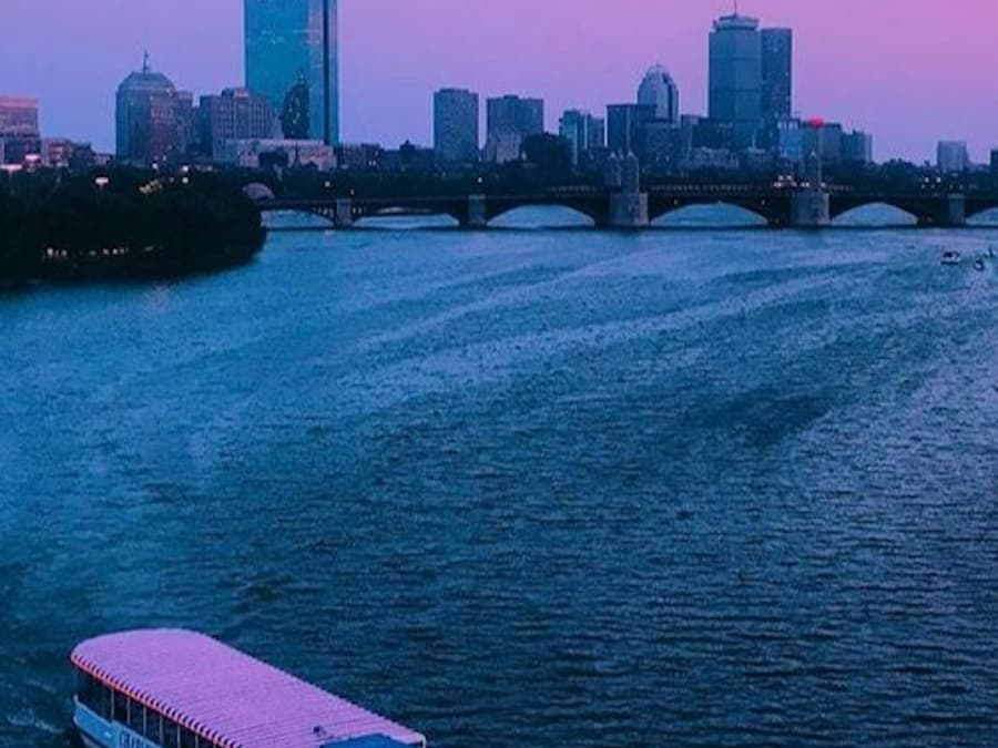 Charles River: 90-Minute Cocktail & Sunset Cruise
