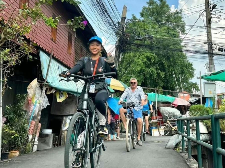 Bangkok: Guided Backstreets & Hidden Gems Bike Tour