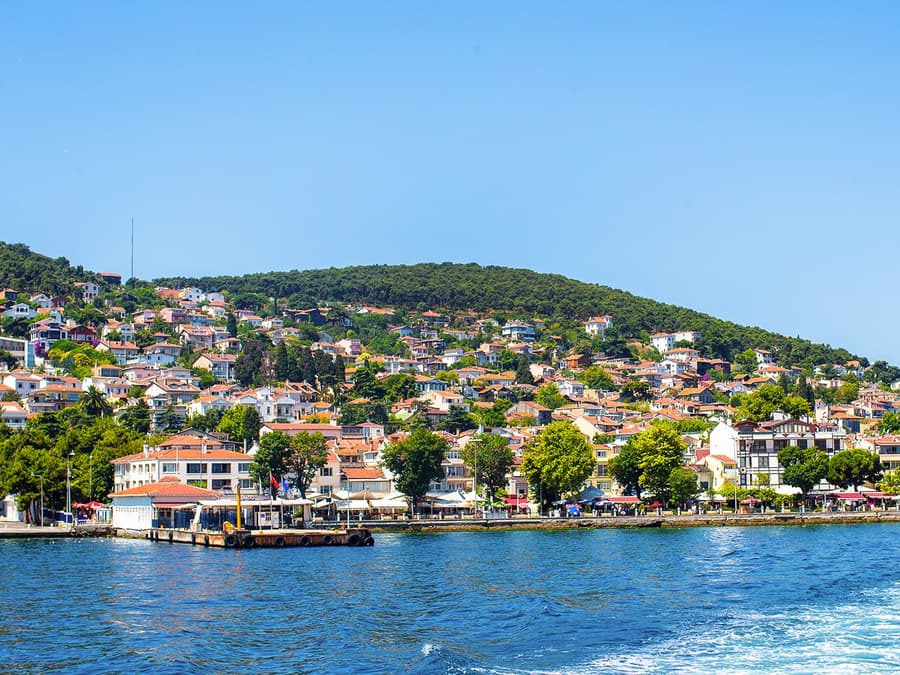 Istanbul to Princes’ Islands Round-Trip Ferry Tickets