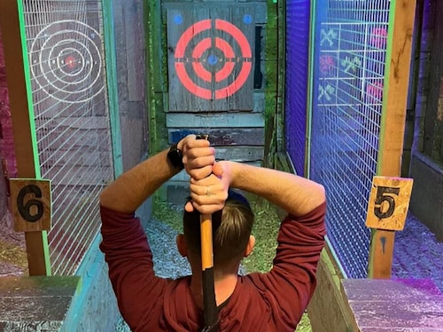 El Hachazo Madrid: Axe Throwing Session + 1 Drink