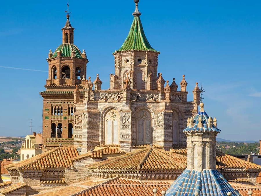 Cathedral of Santa María de Mediavilla & Museo de Arte Sacro: Guided Tour
