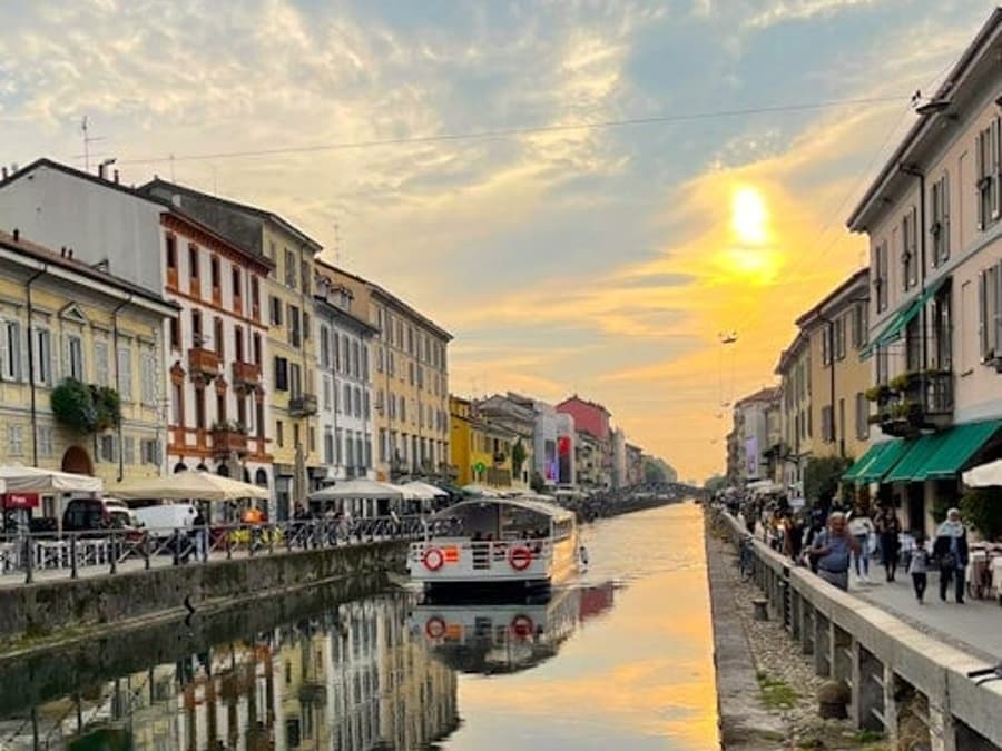 Milan: Navigli and Darsena Boat Tour