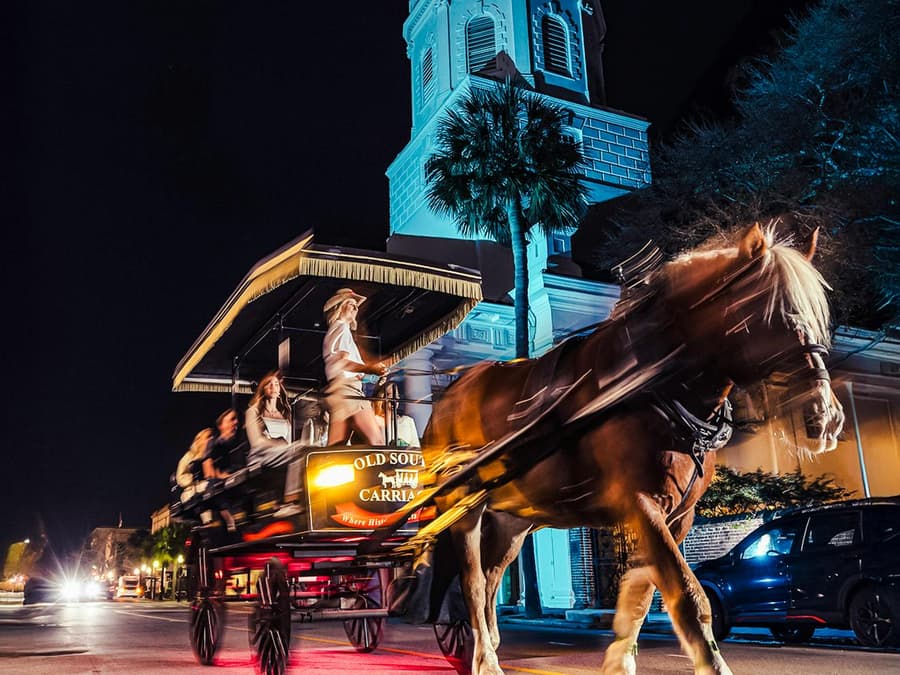 Charleston Haunted Tour by Horse-drawn Carriage