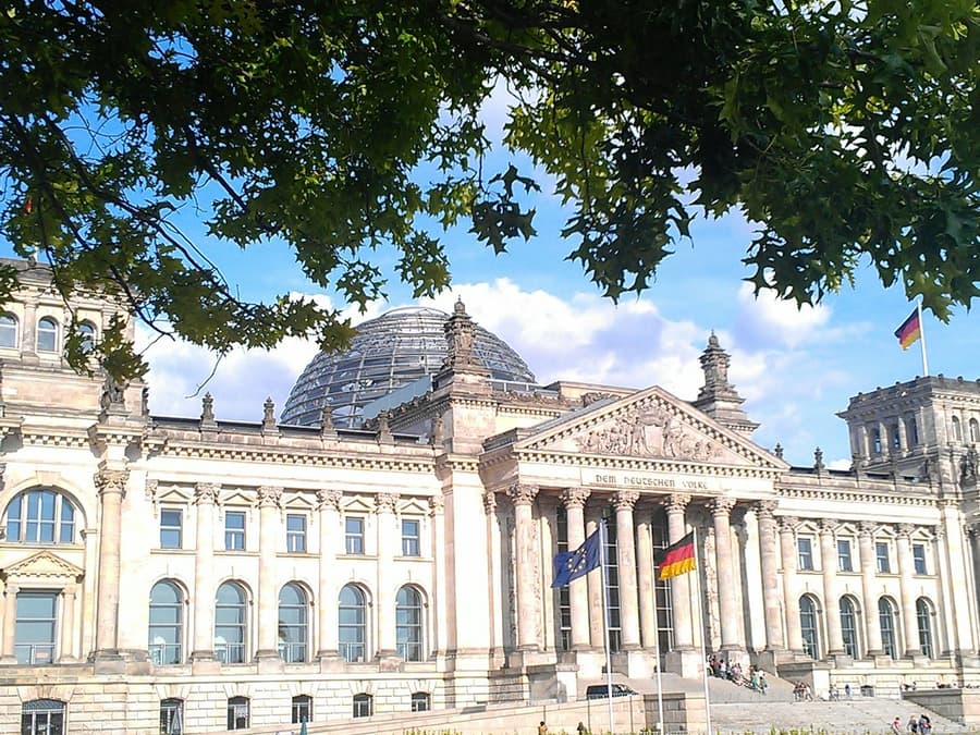 Berlin: Parliament District Guided Tour in German