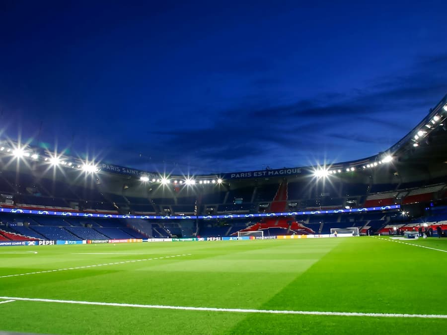 Parc des Princes Night Session with Pitchside Experience