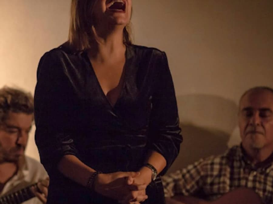 Associação do Fado Casto: Fado Show + Tapas & Drinks
