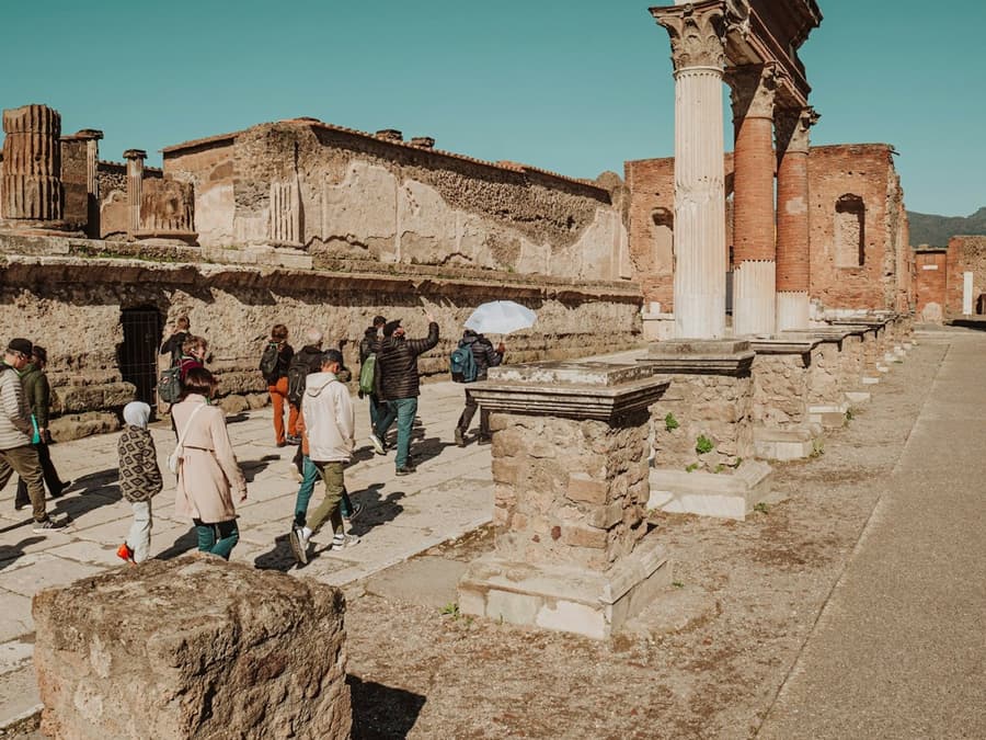 Pompeii & Mount Vesuvius: Small Group Guided Tour + Transfers