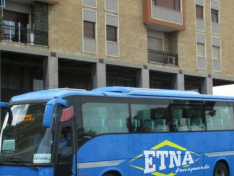 Catania Fontanarossa Airport: Bus Transfer from Taormina Bus Terminal to Airport