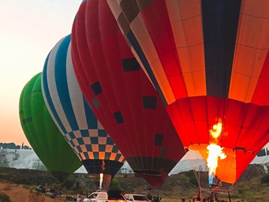 Luftballongflygning i Pamukkale