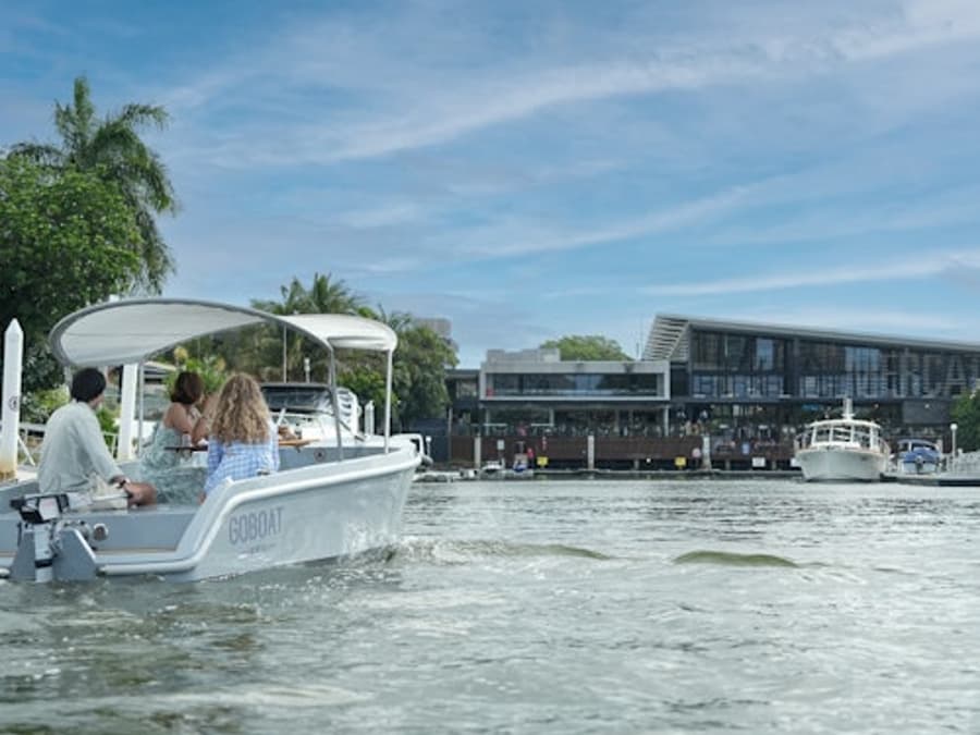 Gold Coast: Private Electric Boat Rental