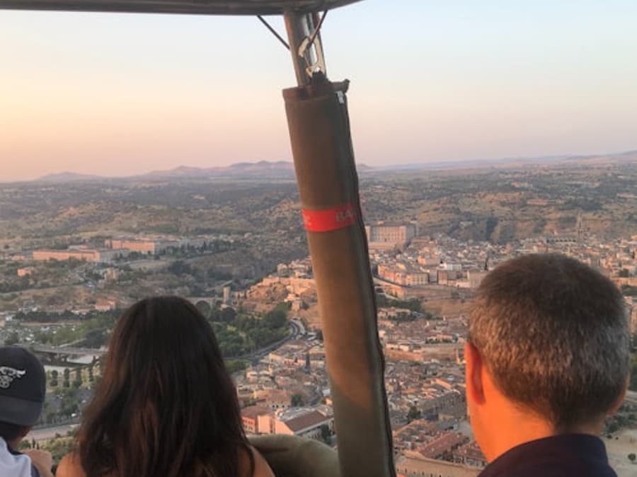 Toledo: Hot Air Balloon Flight with Breakfast and Cava