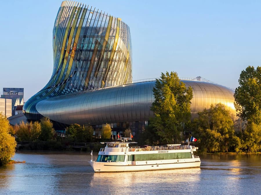 Bordeaux River Cruise with live commentary