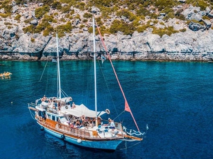 Rhodes: Full-Day Trip + Lunch & Drinks