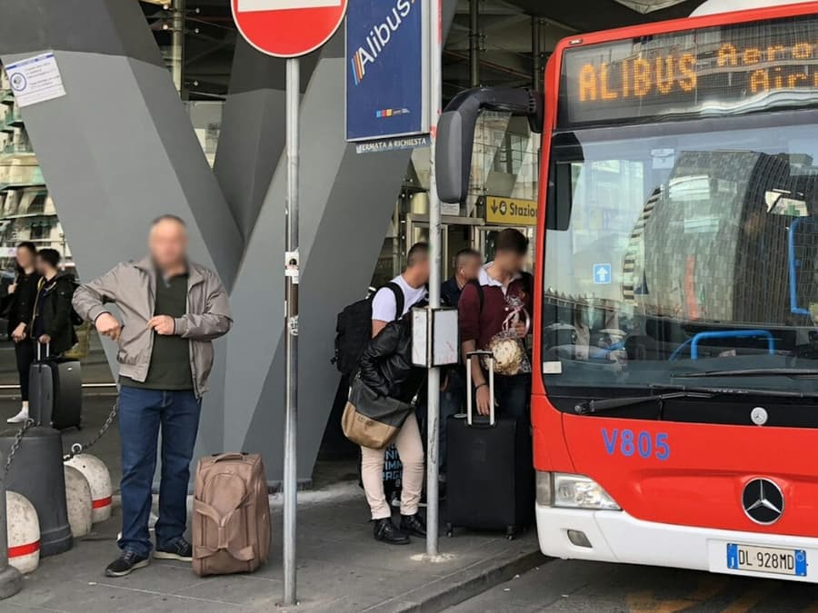 Naples: Bus Transfer To/From Naples Airport and Naples Maritime Station