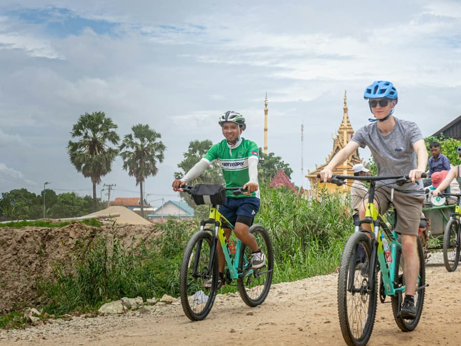 Mekong Islands: Bike Day Trip from Phnom Penh