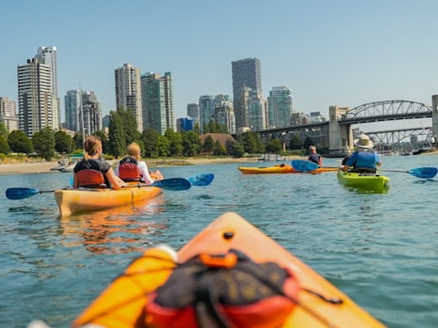 Vancouver: Tur ghidat de 3 ore cu caiacul + Cafea pe plajă