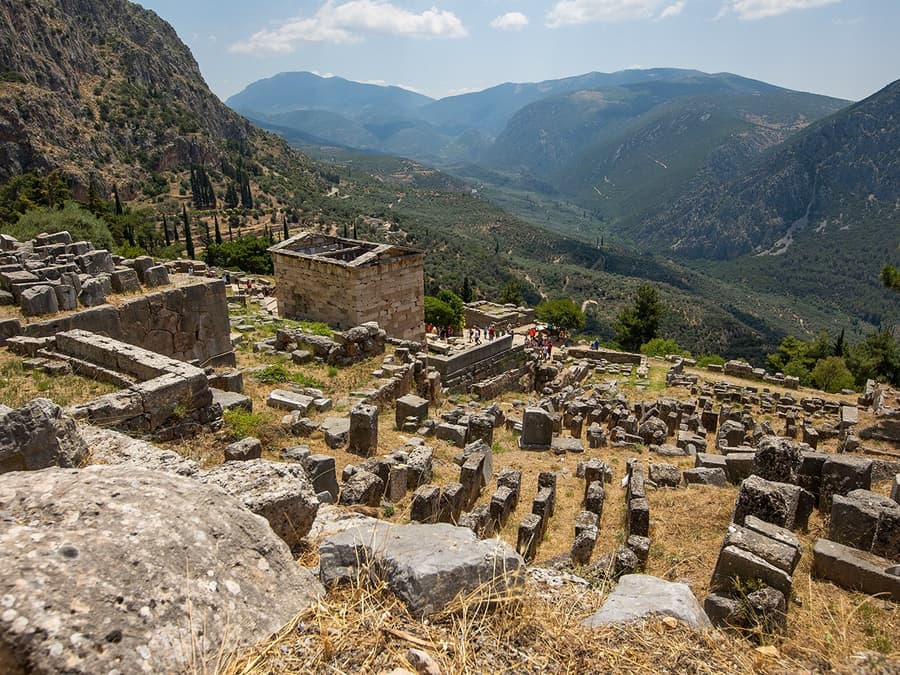 From Athens: Day Trip to Delphi Site & Museum