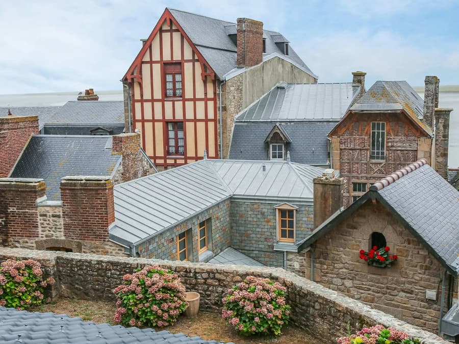 Mont Saint-Michel: Entry Ticket with Audio Guide + Transport from Paris